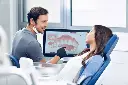 cer-image-people-workflow-simulation-male-dentist.webp