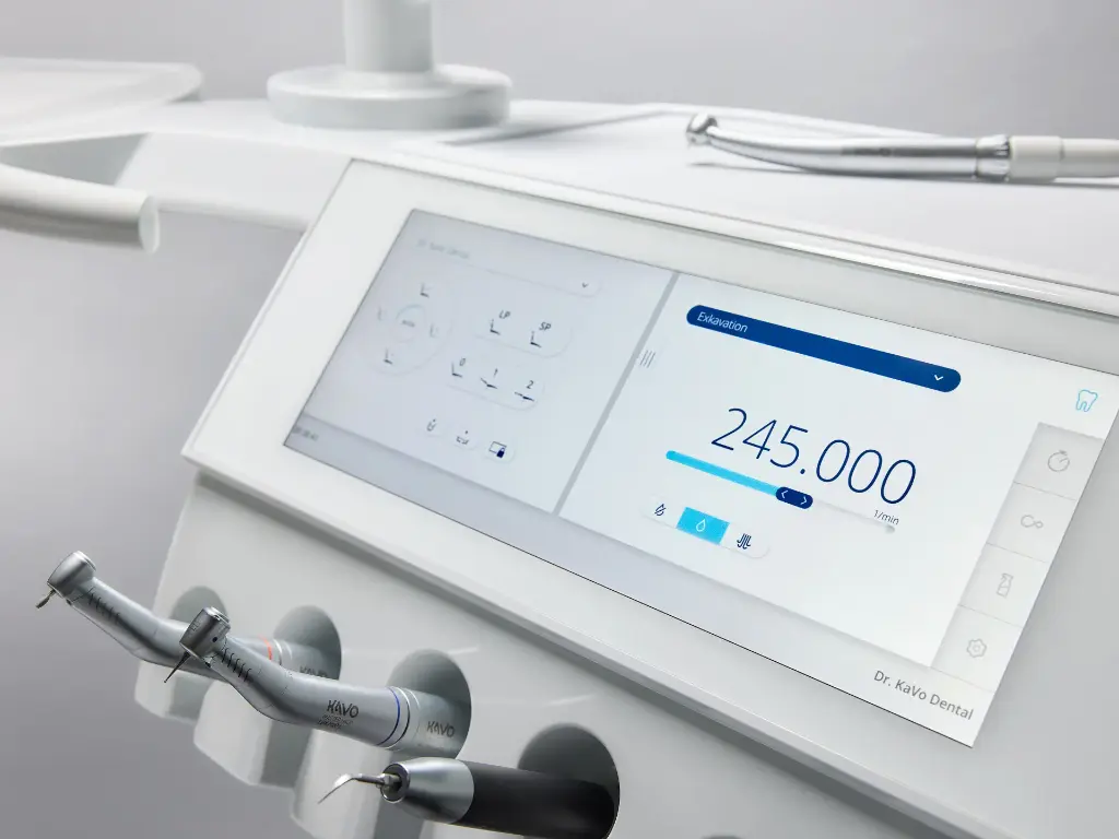 kavo-uniqa-touchscreen-left_4-3-3000px.webp